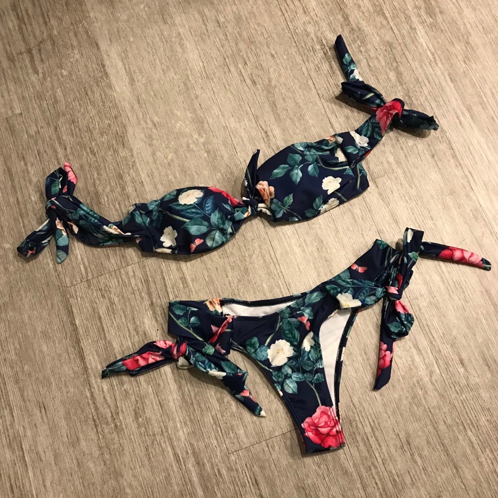 Chic Floral Tie Bikini, marching top/bottom